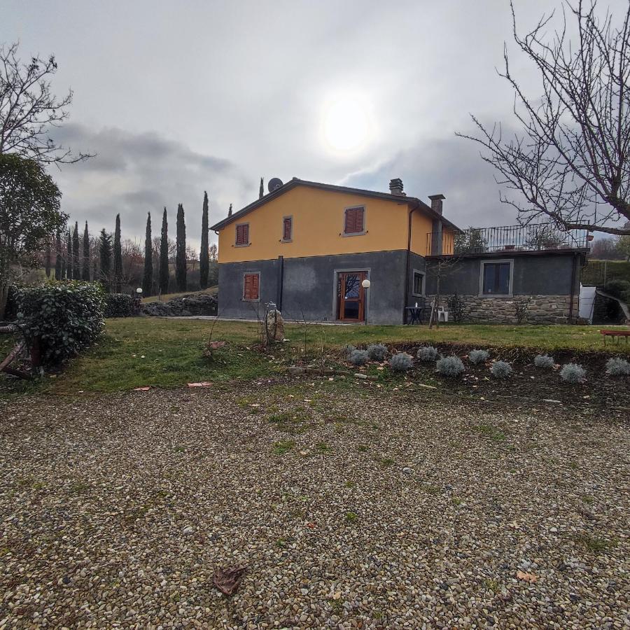 Agriturismo La Casina Caprese Michelangelo Bagian luar foto
