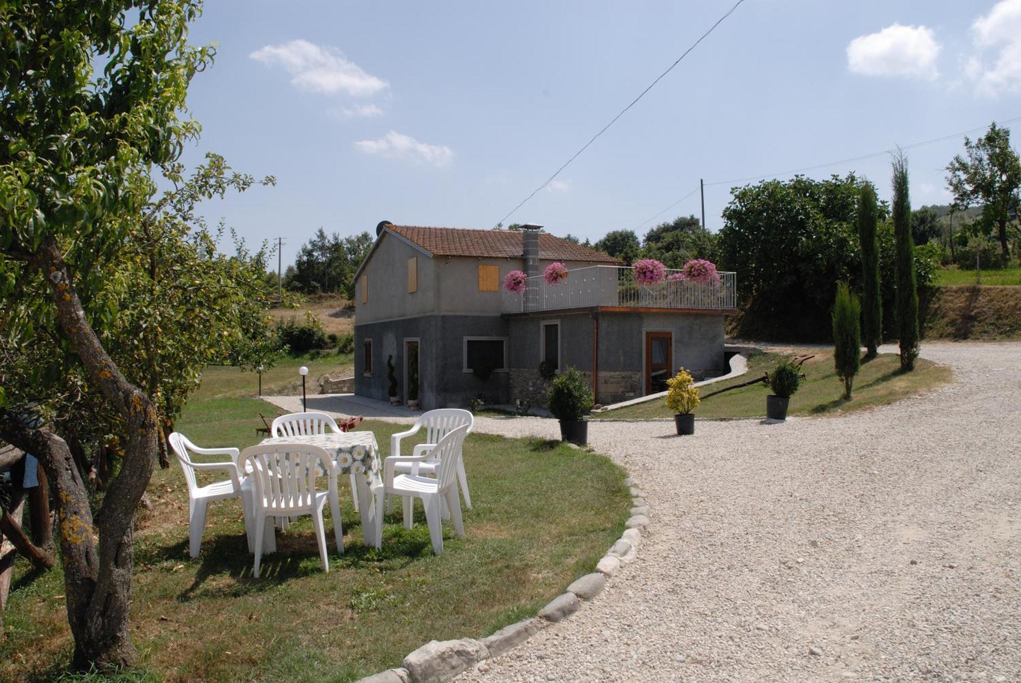 Agriturismo La Casina Caprese Michelangelo Bagian luar foto
