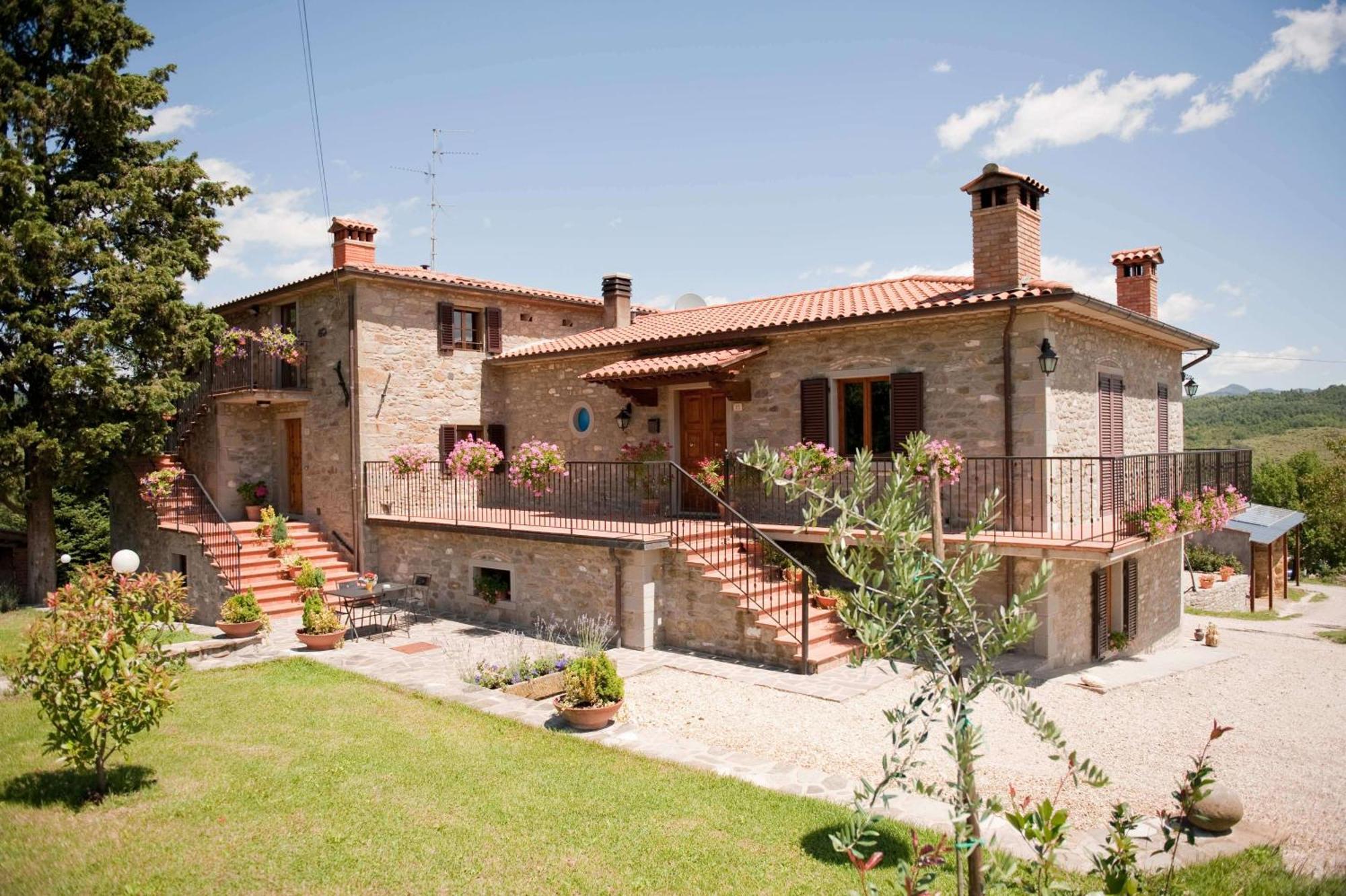 Agriturismo La Casina Caprese Michelangelo Bagian luar foto
