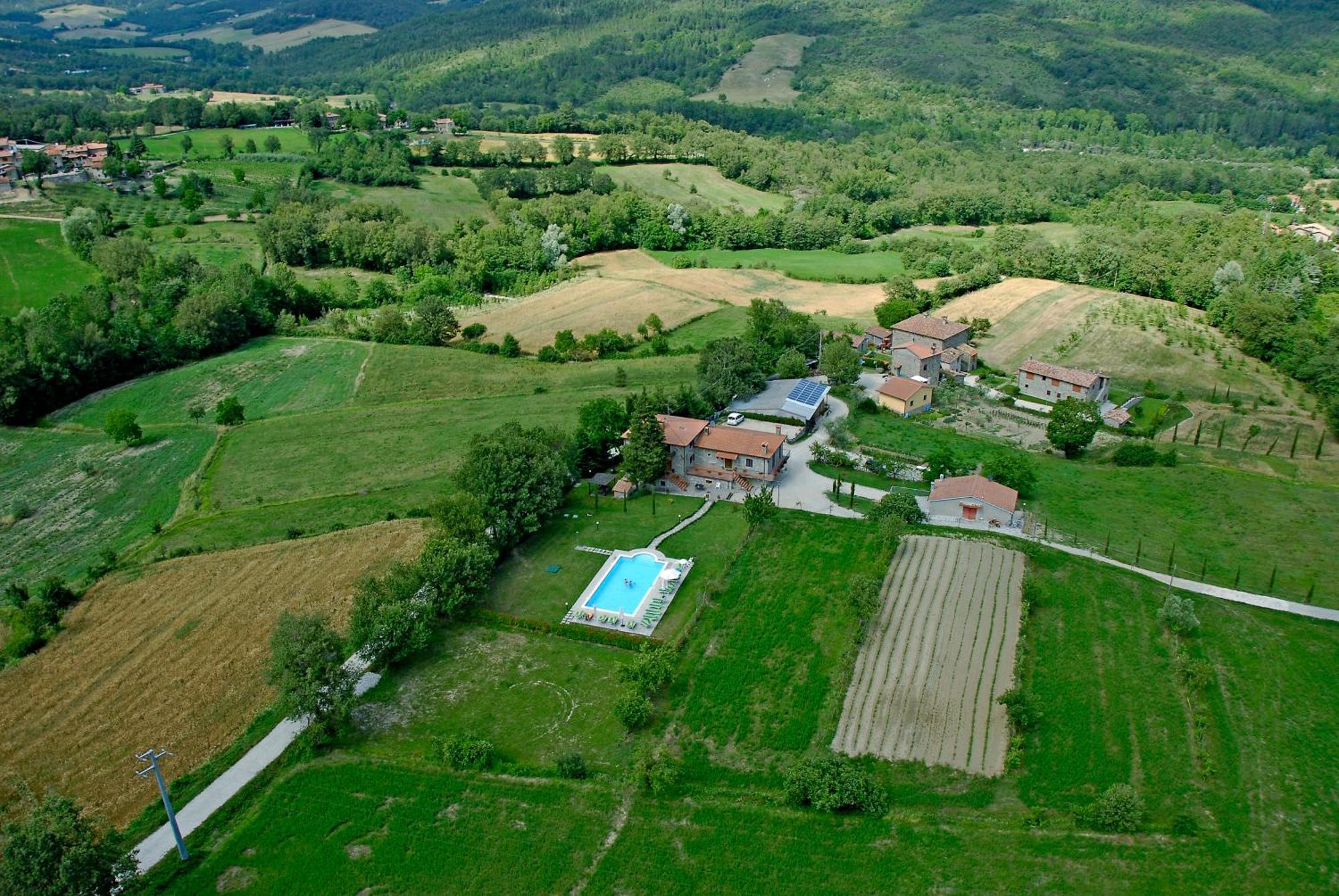 Agriturismo La Casina Caprese Michelangelo Bagian luar foto