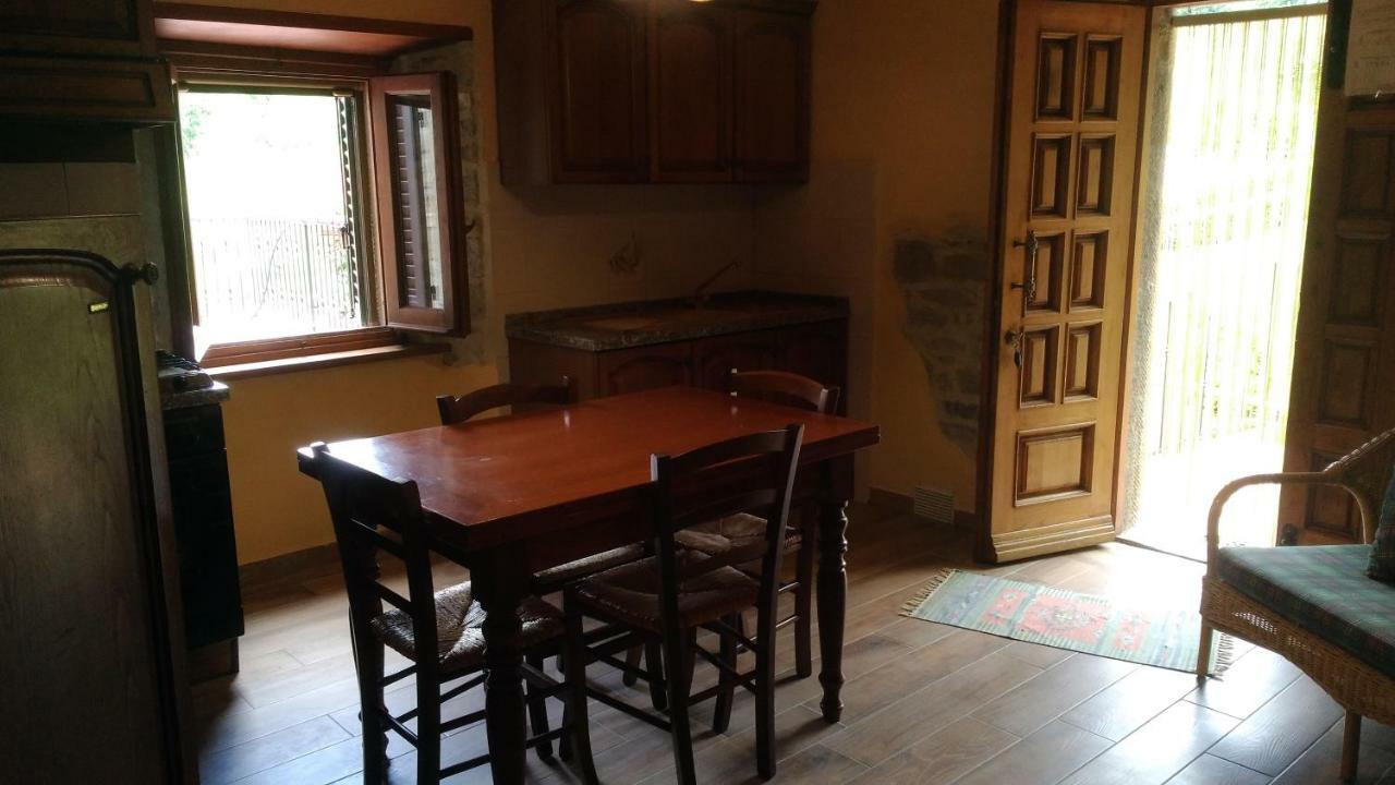 Agriturismo La Casina Caprese Michelangelo Bagian luar foto