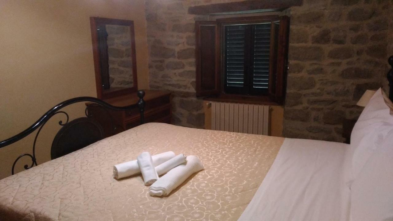 Agriturismo La Casina Caprese Michelangelo Bagian luar foto