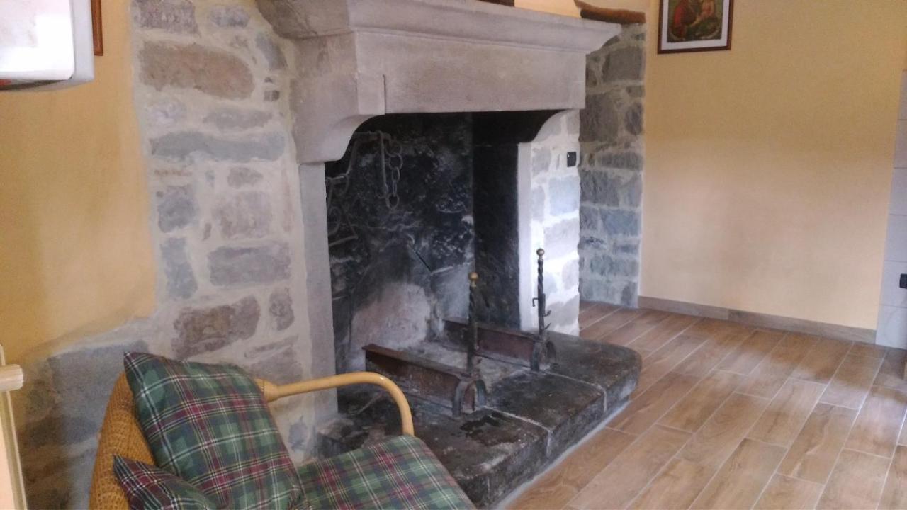 Agriturismo La Casina Caprese Michelangelo Bagian luar foto