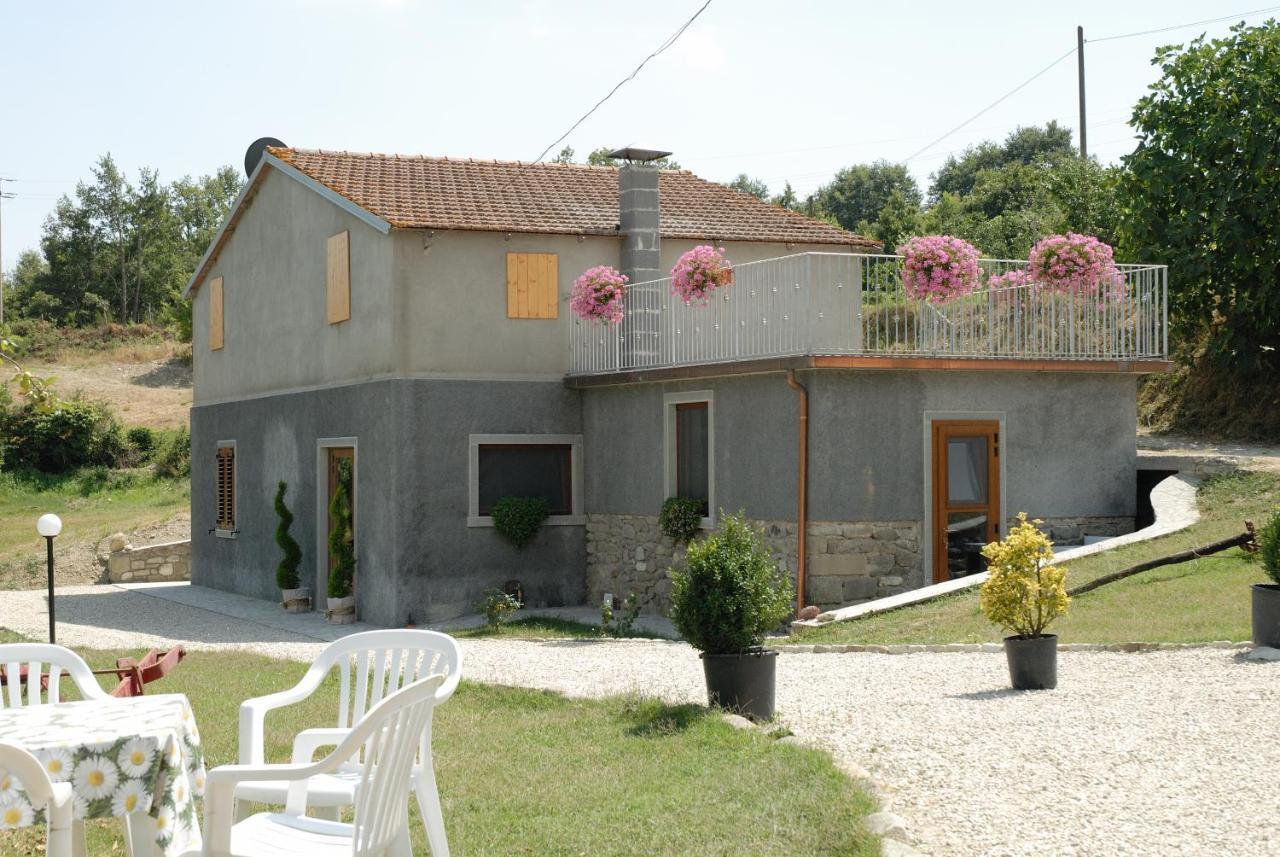 Agriturismo La Casina Caprese Michelangelo Bagian luar foto